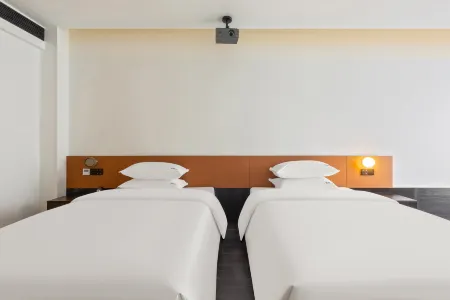 Vibes inn hotel Отели рядом с достопримечательностью «Taizhou Citizens' Square»