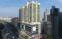 Lavande Hotel (Wuhan Xianggang Road Subway Station Ertong Yiyuan) Hotels near LIANG PIN PU ZI NA HU WU DIAN