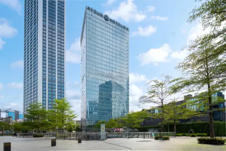 Shenzhen Nanshan Science Park high-tech Central ATOURS Hotel Отели рядом с достопримечательностью «Safari Park Shenzhen»