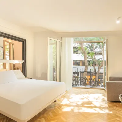 SH Ingles Boutique Hotel Отели рядом с достопримечательностью «Эль Мигуелете»