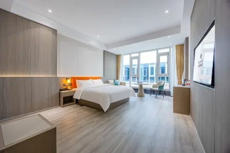 WEIHAI  REZEN SELECT HOTEL Отели рядом с достопримечательностью «Weihai Science and Technology Museum»