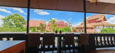 Hoh Guesthouse Отели рядом с достопримечательностью «Huaykaew Road»