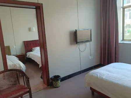 Dexing Xinyi Hotel Отели рядом с достопримечательностью «Fenghuanghu Sceneic Area»