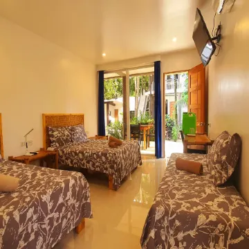 Pili Beach Resort Agmanic