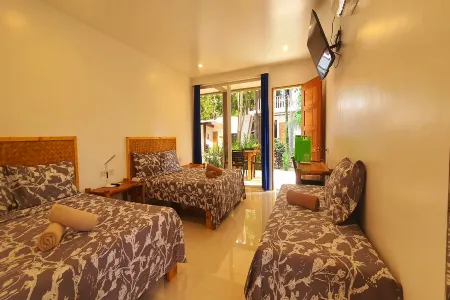 Pili Beach Resort Agmanic