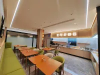 Starway Hotel (Baicheng Normal University Citizen Square) - sarapan