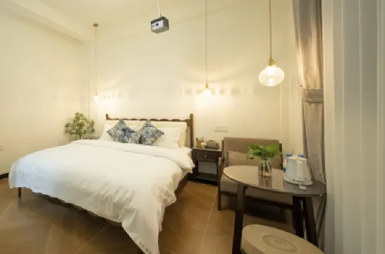 Quanzhou Xifan Original Homestay (West Street Kaiyuan Temple) Hotels near West Street