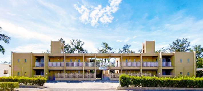 Scallop Beach Condominium Hotels in Onna