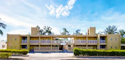 Scallop Beach Condominium Hotel a Onna