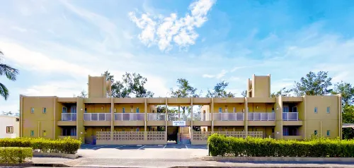 Scallop Beach Condominium Hotels in Онна