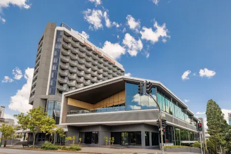 Hotel Grand Chancellor Brisbane Отели рядом с достопримечательностью «QUT Kelvin Grove Campus»