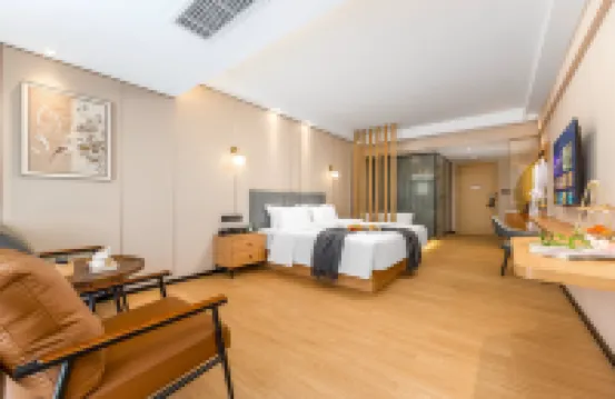 Guilin Yachne· Landscape Mirror Hotel (Guilin Railway Station and the Mixc mall Branch)