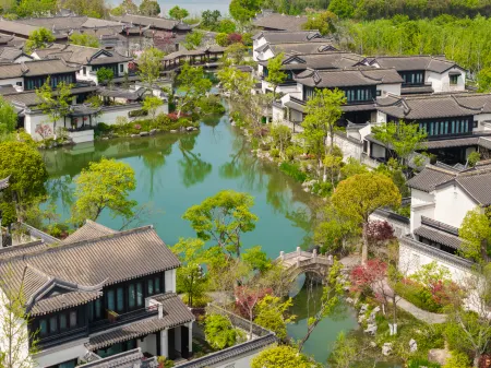 GRAND HOUSE YUYAO Отели рядом с достопримечательностью «Longquan Mountain of Yuyao»