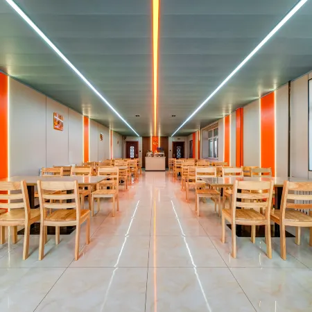 Genhe Xuexiang Junlai Hotel