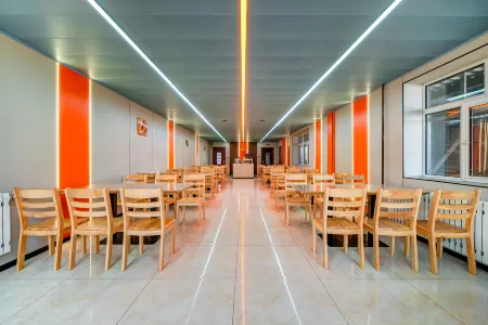 Genhe Xuexiang Junlai Hotel