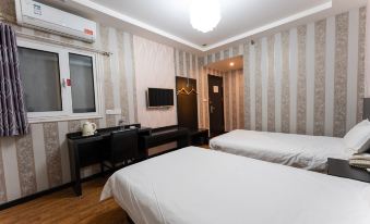 Minghu Light Hotel(Jinan Evergrande Riverside Left Bank Branch))