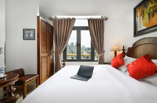 HALO BOUTIQUE BEN THANH HOTEL Отели рядом с достопримечательностью «Здание городского совета»