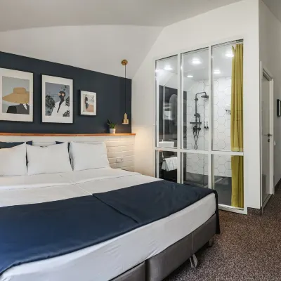 History Hotel Hotels near Monument to Solzhenitsyn