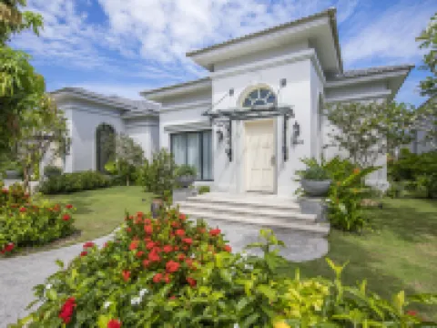 Melia Vinpearl Cam Ranh Beach Resort Hotels near Khu Du Lịch Bãi Dài