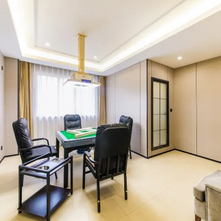 Kangding Xueyuqing Hotel (National Highway G318)