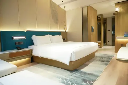 Tianchang New Century Yiju Hotel Отели рядом с достопримечательностью «The Red Water Bloom Lake Wetland Park»