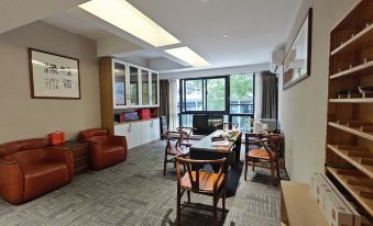 Ru Jia UP Huayi Zhitour Hotel (Xiamen Gaoshi Qi Airport SM City Plaza Branch)