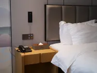 Rujia Huayi Selected Hotel (Xingtai Ningjin Tianyi Square Branch) فنادق في نينغ جين