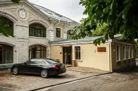 Gregory (Грегори) Отели рядом с достопримечательностью «Храм-часовня Сергия Радонежского в Лосиноостровском»