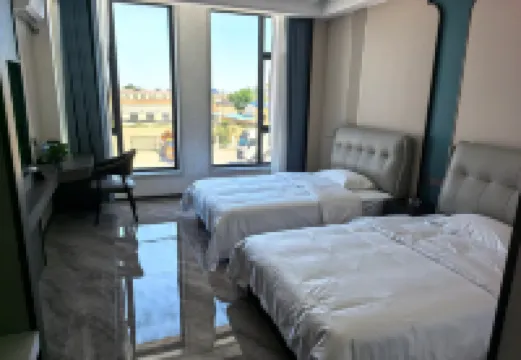 Sonid Right Banner Binyu Business Hotel