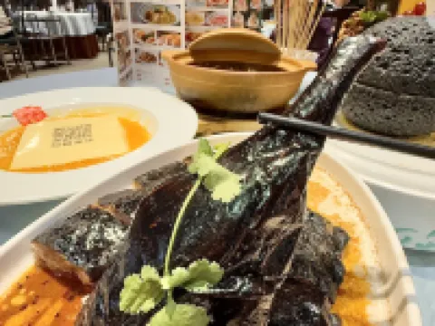 โรงแรมไลท์ลักซ์ชัวรี่ หยุนจวี้ สาขา เจียงเหมิน วานด้าพลาซ่า โรงแรมในเจียงเหมิน