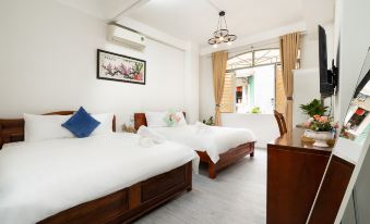 Galaxy Bui vien Street  Home