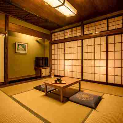 大江戸温泉物語 宇奈月グランドホテル(旧:湯快リゾートプレミアム 黒部 宇奈月温泉 宇奈月グランドホテル) Rooms