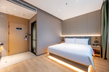 True Go Hotel (Beijing Bird's Nest Asian Games Village Store) Отели рядом с достопримечательностью «Linglong Tower»