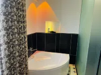 Jianshui Xinjushui HealingVilla Lake View Homestay (Jianshui Ancient City Chaoyang Tower)