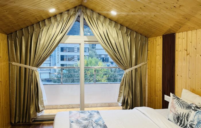 Hotel Skyline Manali Walking to Mall Road Centrally Heated
