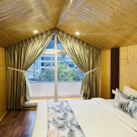 Hotel Skyline Manali Walking to Mall Road Centrally Heated