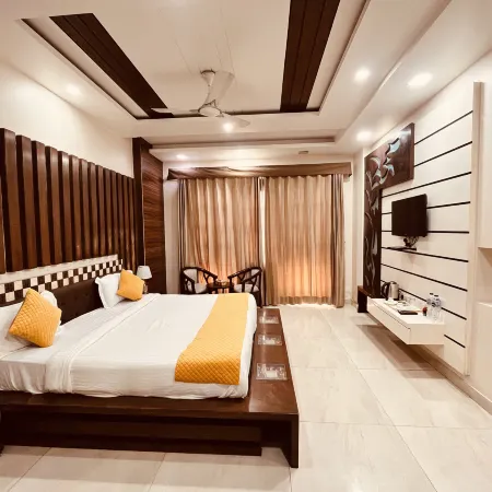 South Inn - Green Park South Delhi Отели рядом с достопримечательностью «Индийский технологический институт в Дели»