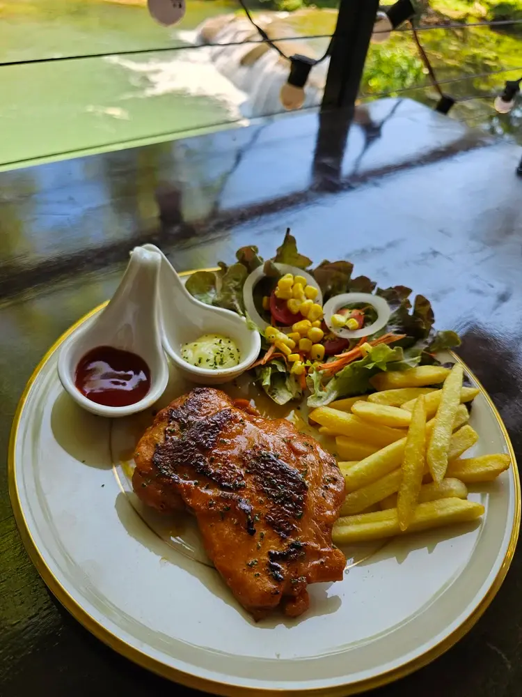 รูปภาพของระเบียงน้ำตก