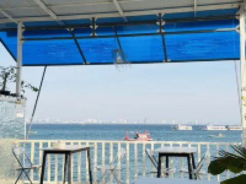 ร็อครีสอร์ท เกาะล้าน โรงแรมในเกาะล้าน