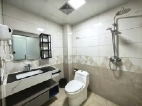 Heyaju Homestay (Wang Family Courtyard)