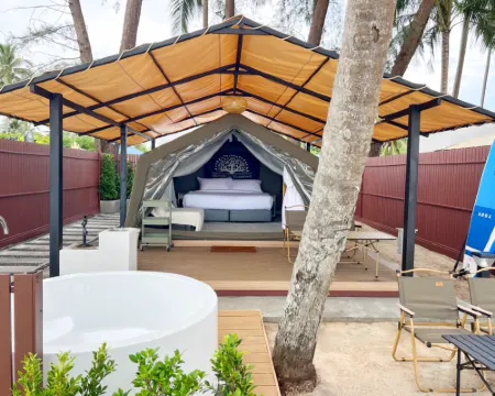 สิชล แกลมปิ้ง รีสอร์ท บีชฟร้อนท์ โรงแรมในอำเภอ สิชล