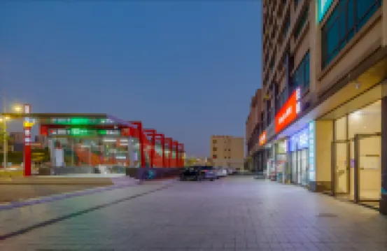 PLATINUM COLLAR SPACE