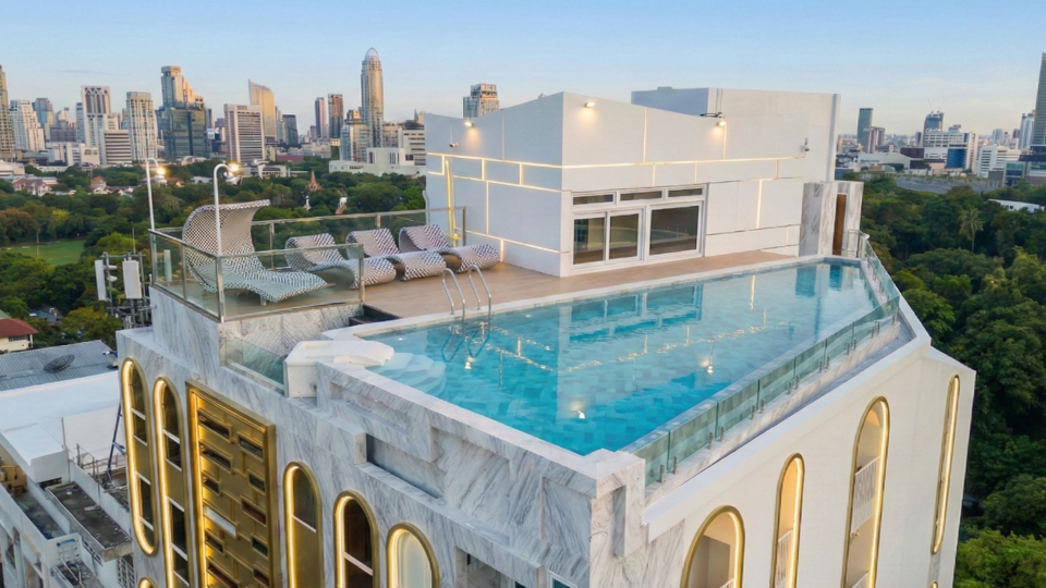 GLINT Siam Bangkok Hotel