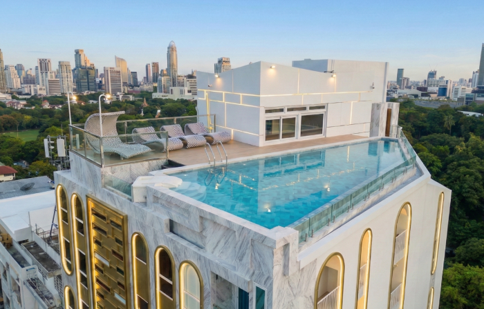 GLINT Siam Bangkok Hotel