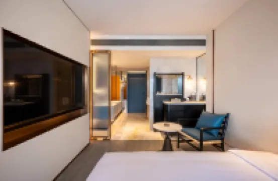 西雙版納景洪朝露度假飯店（告莊星光夜市店）