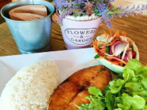 ใบไม้ โรงแรมในเกาะสีชัง