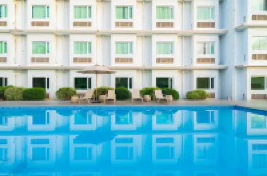 Microtel by Wyndham South Forbes Near Nuvali