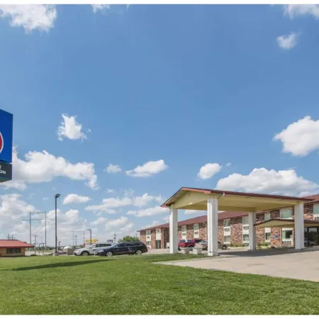 Motel 6 Omaha, NE - Central