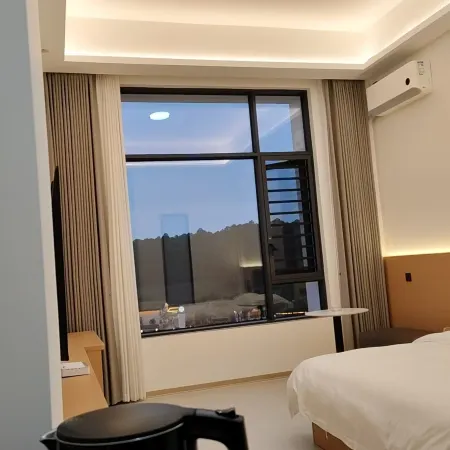 Hepu Longhu Garden Homestay