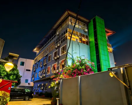 Wealth International Hotel - Zhou Jie Branch - Ikaija Lagos Mohammed Airport Branch Hotels in Lagos